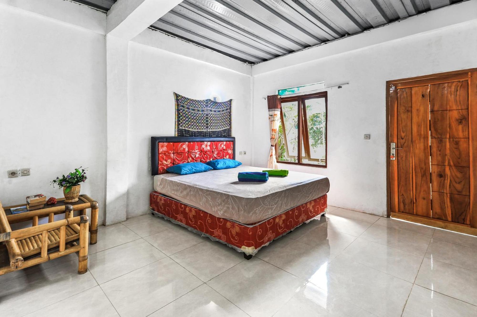 Palulu Garden Homestay Лабуан-Бахо Экстерьер фото