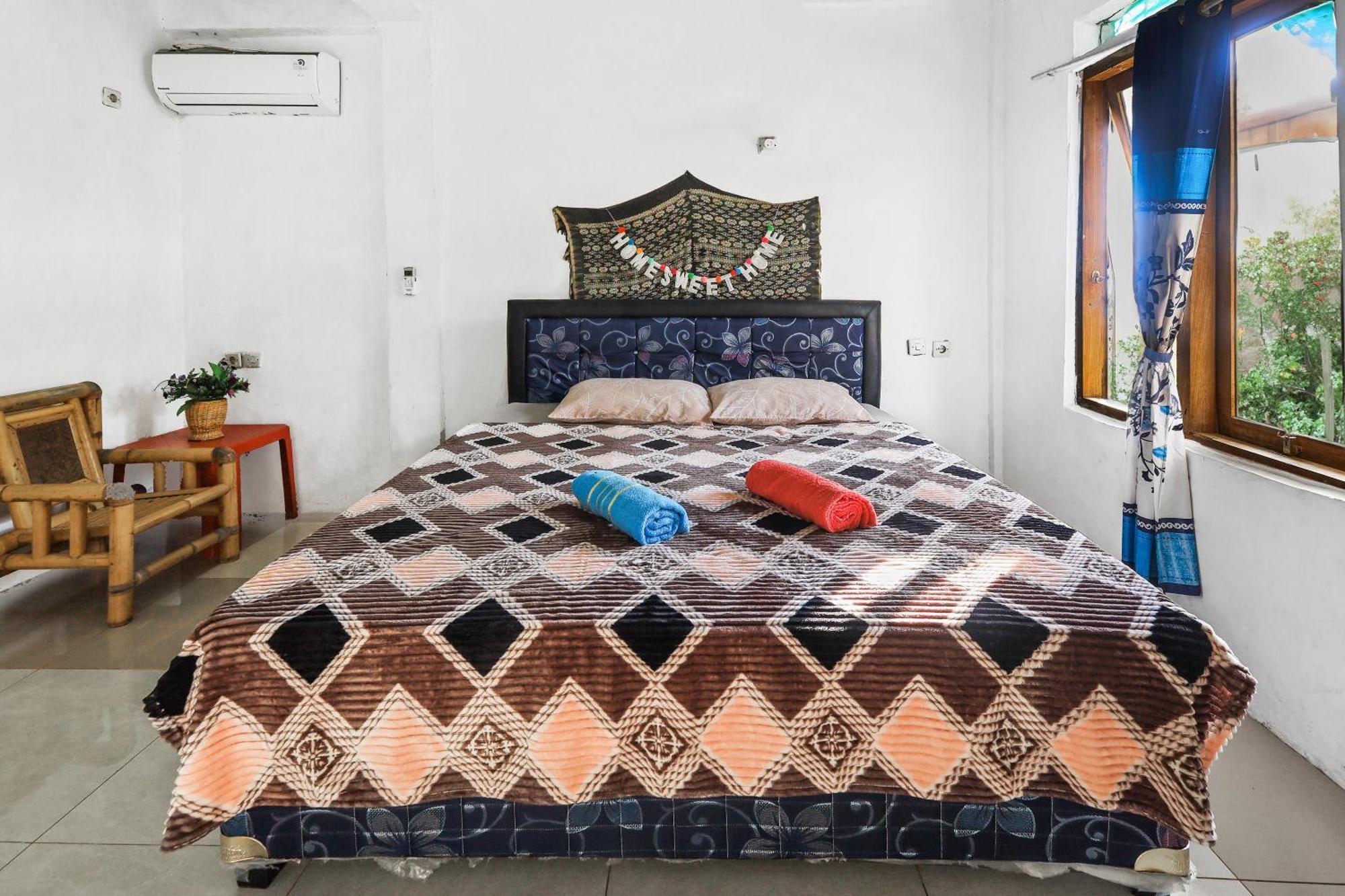 Palulu Garden Homestay Лабуан-Бахо Экстерьер фото