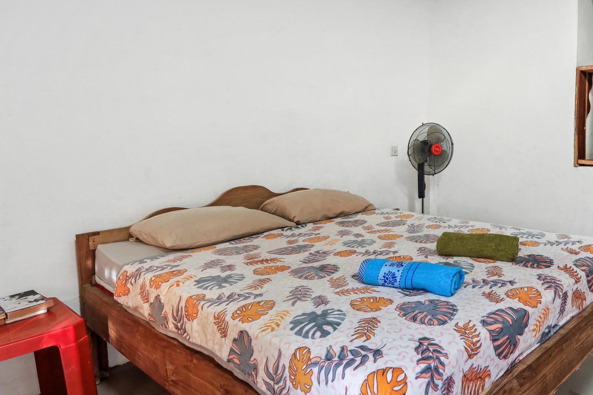 Palulu Garden Homestay Лабуан-Бахо Экстерьер фото